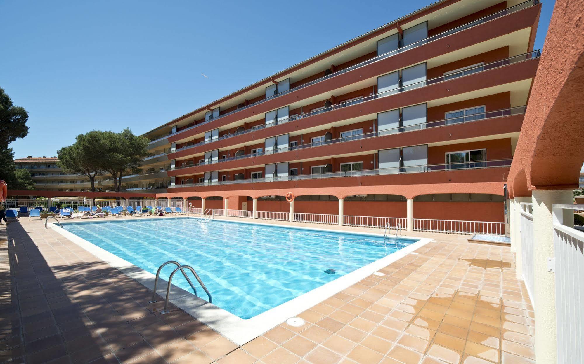 Apartamentos Salles Beach L'Estartit Exterior photo